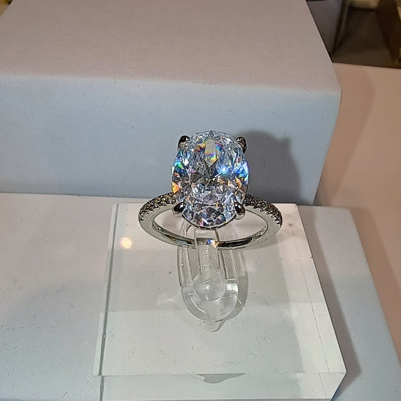 Fashion Jewelry Silver Sparkling Ring Size 10 - Picture 16 of 17